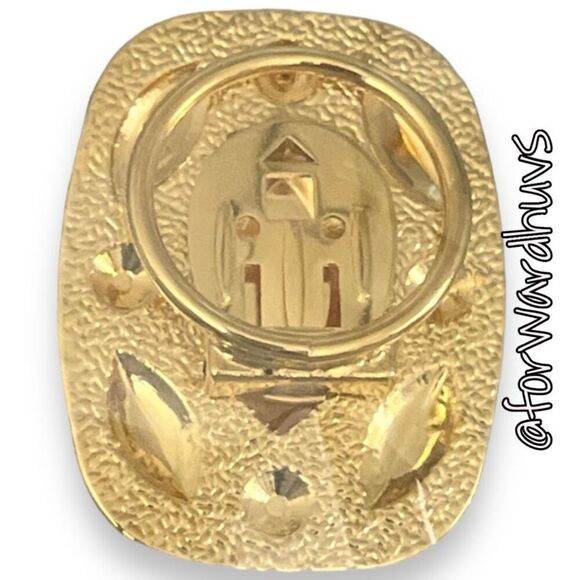 Bundle Sale 3 for $15 | Chic Gold Tone Scarf Clip - Modern Elegance - Picture 3 of 6